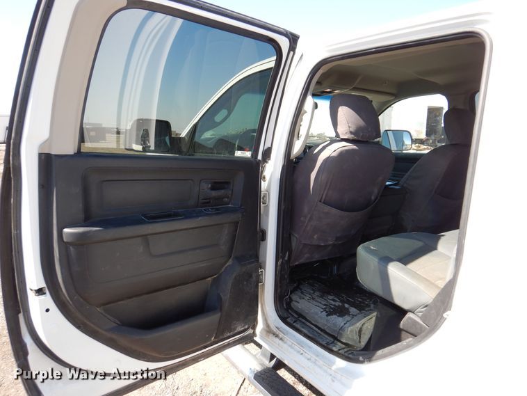 image for item MO9556 2018 Dodge Ram 2500HD  Crew Cab pickup truck