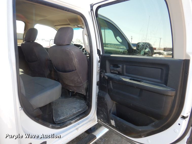 image for item MO9556 2018 Dodge Ram 2500HD  Crew Cab pickup truck