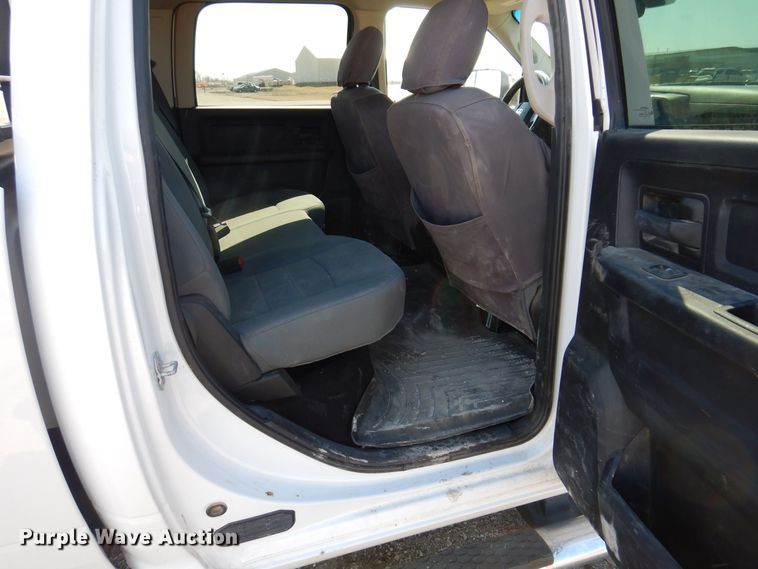 image for item MO9556 2018 Dodge Ram 2500HD  Crew Cab pickup truck