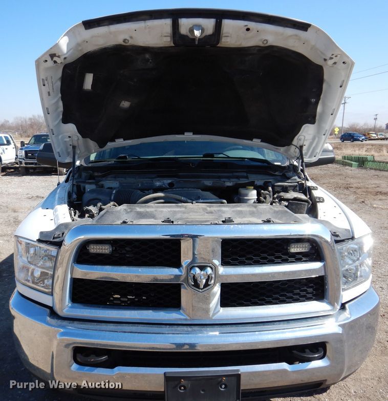 image for item MO9556 2018 Dodge Ram 2500HD  Crew Cab pickup truck