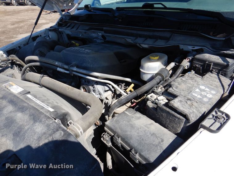 image for item MO9556 2018 Dodge Ram 2500HD  Crew Cab pickup truck