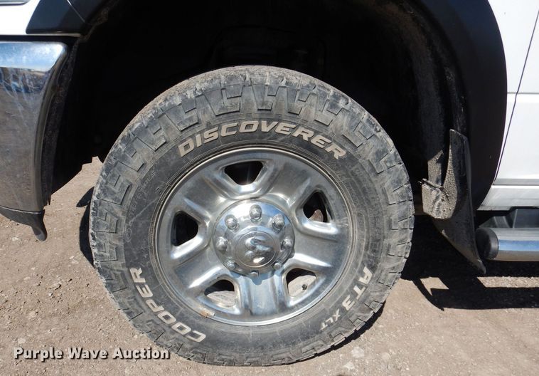 image for item MO9556 2018 Dodge Ram 2500HD  Crew Cab pickup truck