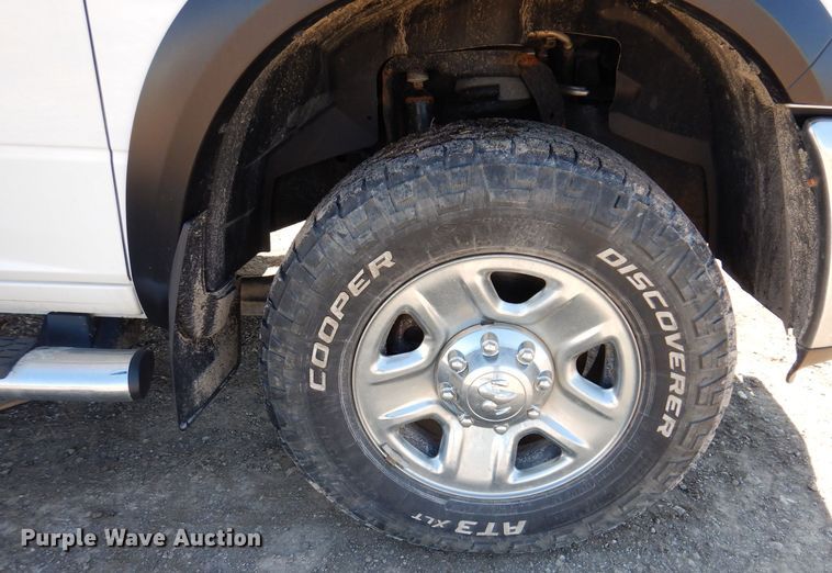 image for item MO9556 2018 Dodge Ram 2500HD  Crew Cab pickup truck