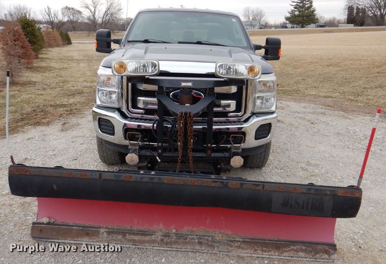 image for item MO9579 2013 Ford F250 Super Duty XLT  Crew Cab pickup truck