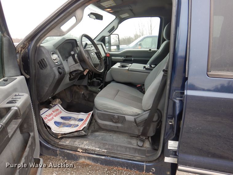 image for item MO9579 2013 Ford F250 Super Duty XLT  Crew Cab pickup truck