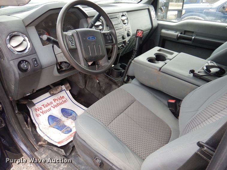 image for item MO9579 2013 Ford F250 Super Duty XLT  Crew Cab pickup truck