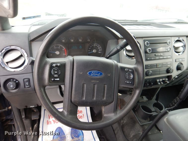 image for item MO9579 2013 Ford F250 Super Duty XLT  Crew Cab pickup truck