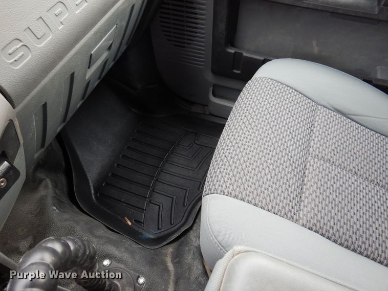 image for item MO9579 2013 Ford F250 Super Duty XLT  Crew Cab pickup truck