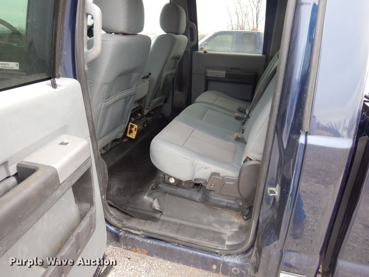 image for item MO9579 2013 Ford F250 Super Duty XLT  Crew Cab pickup truck