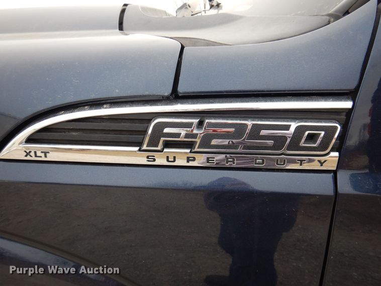 image for item MO9579 2013 Ford F250 Super Duty XLT  Crew Cab pickup truck