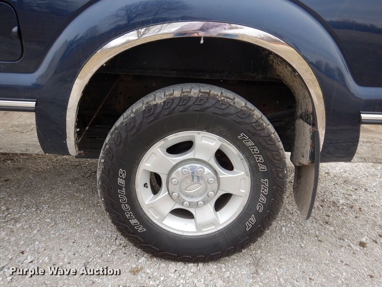 image for item MO9579 2013 Ford F250 Super Duty XLT  Crew Cab pickup truck