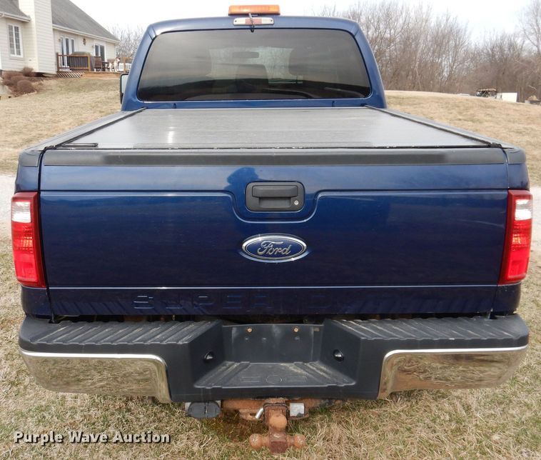 image for item MO9582 2012 Ford F250 Super Duty XLT  Crew Cab pickup truck