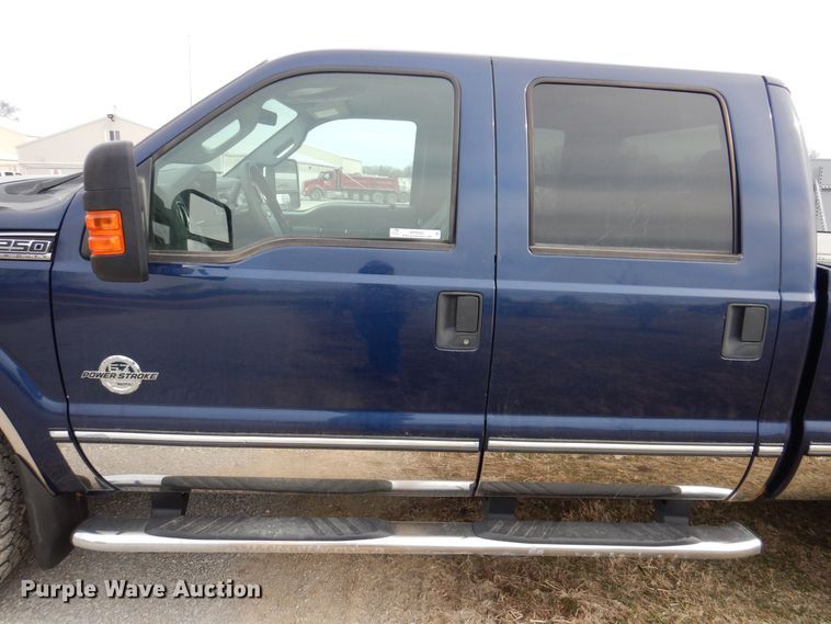 image for item MO9582 2012 Ford F250 Super Duty XLT  Crew Cab pickup truck