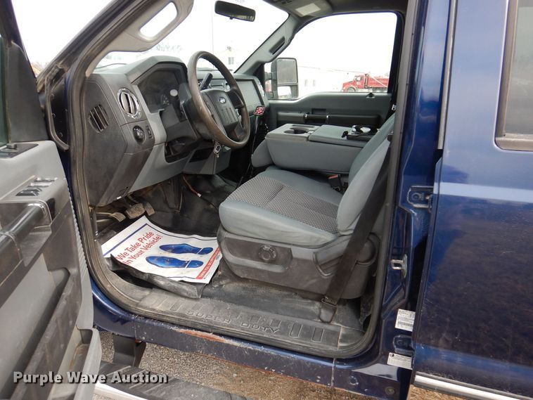 image for item MO9582 2012 Ford F250 Super Duty XLT  Crew Cab pickup truck