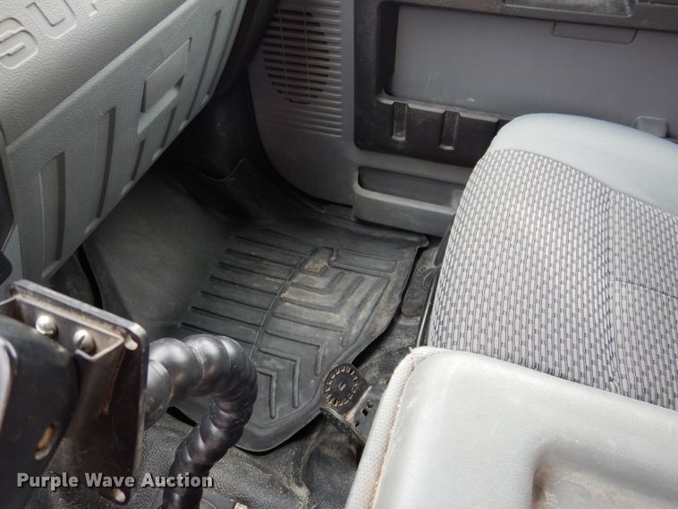 image for item MO9582 2012 Ford F250 Super Duty XLT  Crew Cab pickup truck