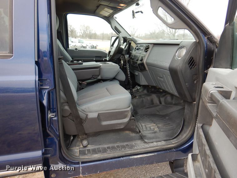 image for item MO9582 2012 Ford F250 Super Duty XLT  Crew Cab pickup truck