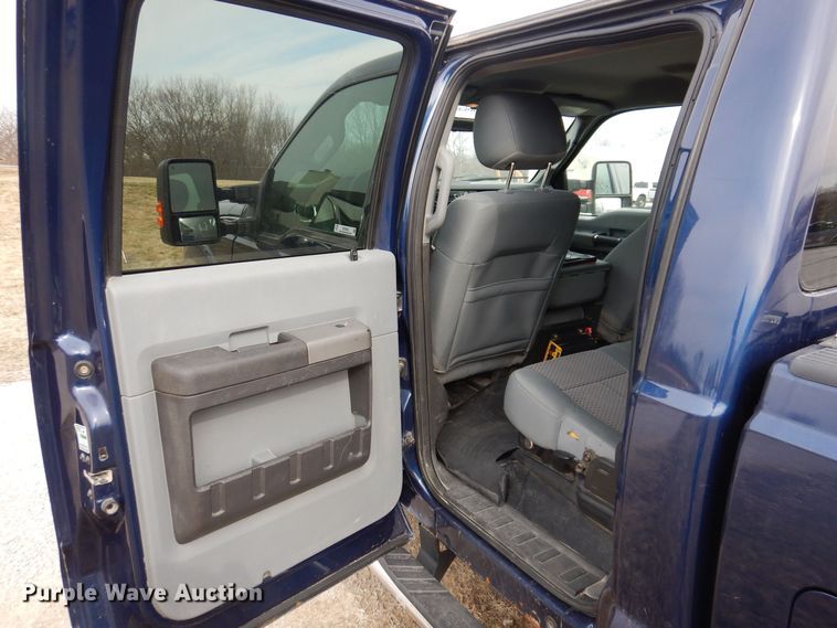 image for item MO9582 2012 Ford F250 Super Duty XLT  Crew Cab pickup truck