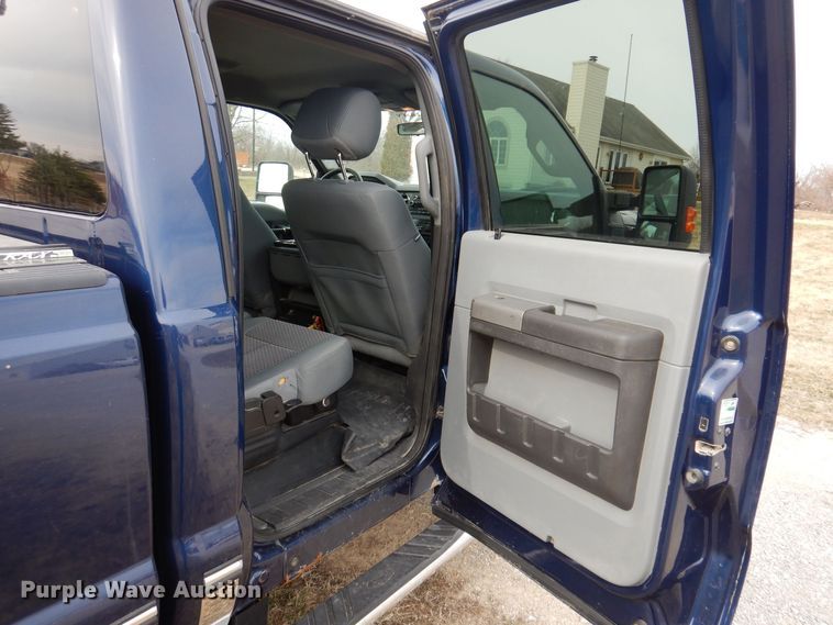 image for item MO9582 2012 Ford F250 Super Duty XLT  Crew Cab pickup truck