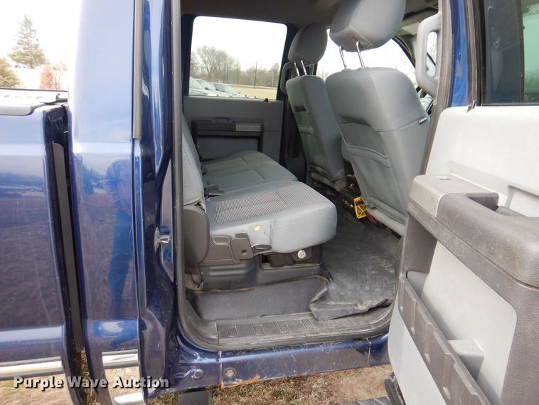 image for item MO9582 2012 Ford F250 Super Duty XLT  Crew Cab pickup truck