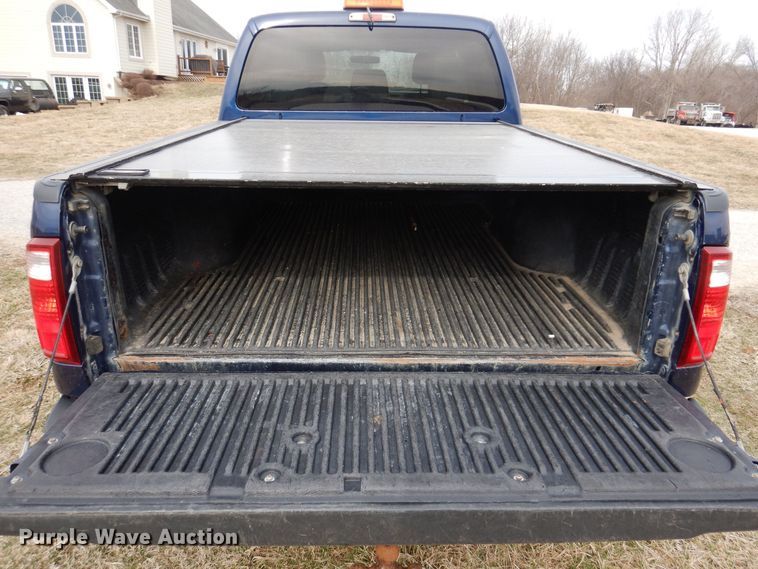 image for item MO9582 2012 Ford F250 Super Duty XLT  Crew Cab pickup truck