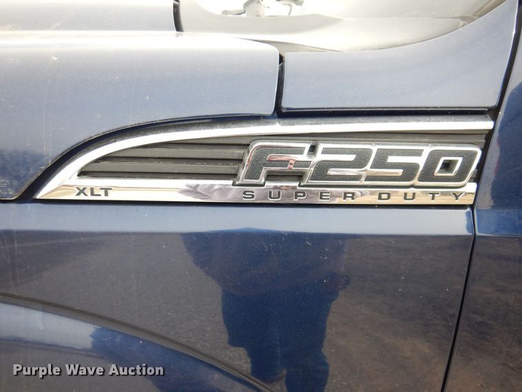 image for item MO9582 2012 Ford F250 Super Duty XLT  Crew Cab pickup truck