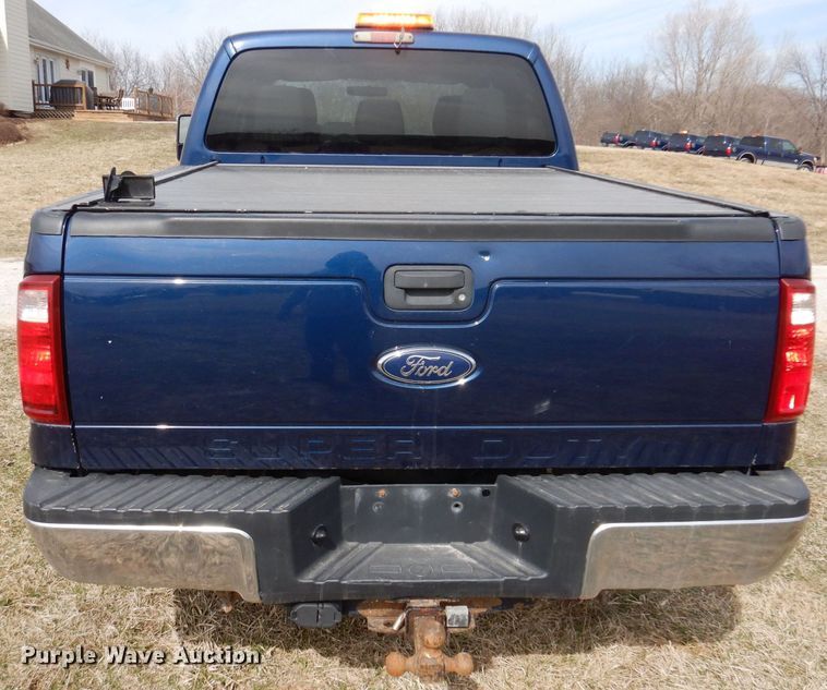 image for item MO9583 2011 Ford F250 Super Duty XLT  Crew Cab pickup truck