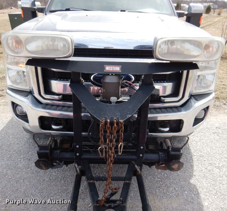 image for item MO9583 2011 Ford F250 Super Duty XLT  Crew Cab pickup truck