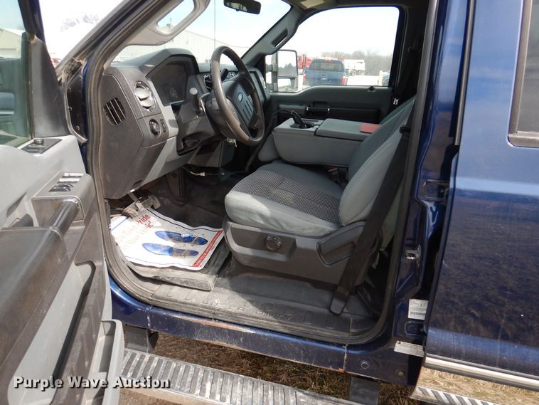 image for item MO9583 2011 Ford F250 Super Duty XLT  Crew Cab pickup truck