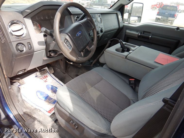 image for item MO9583 2011 Ford F250 Super Duty XLT  Crew Cab pickup truck