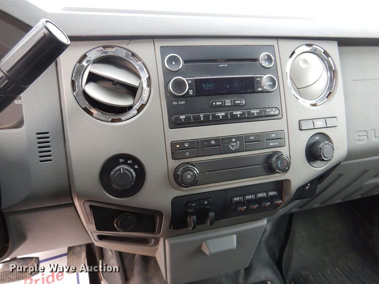 image for item MO9583 2011 Ford F250 Super Duty XLT  Crew Cab pickup truck