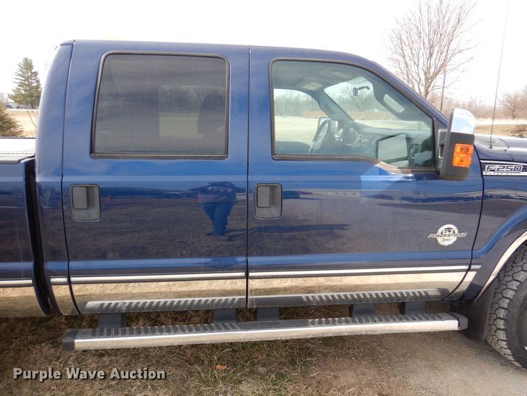 image for item MO9583 2011 Ford F250 Super Duty XLT  Crew Cab pickup truck