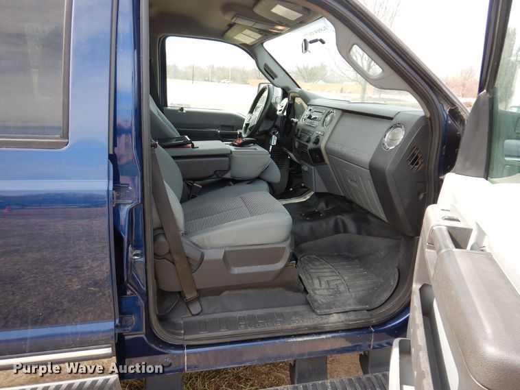 image for item MO9583 2011 Ford F250 Super Duty XLT  Crew Cab pickup truck