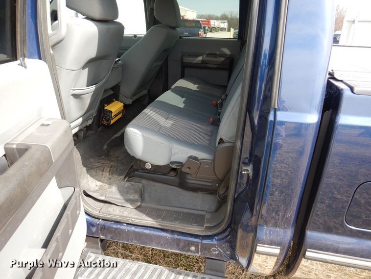 image for item MO9583 2011 Ford F250 Super Duty XLT  Crew Cab pickup truck