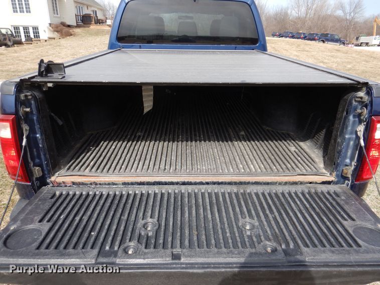 image for item MO9583 2011 Ford F250 Super Duty XLT  Crew Cab pickup truck