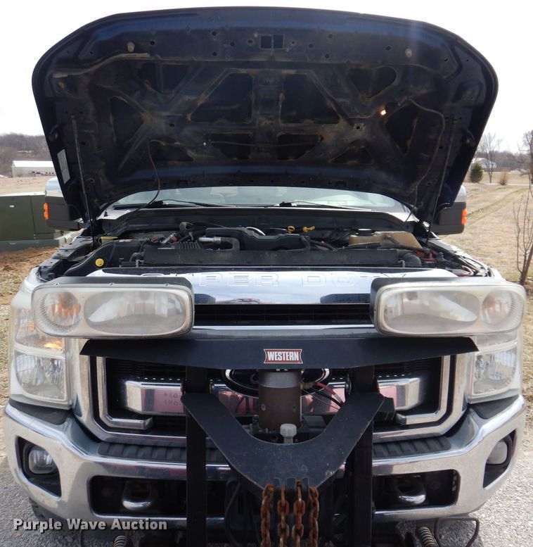 image for item MO9583 2011 Ford F250 Super Duty XLT  Crew Cab pickup truck