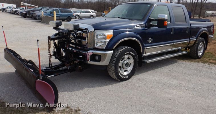 image for item MO9584 2011 Ford F250 Super Duty XLT  Crew Cab pickup truck