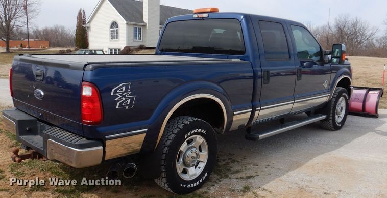 image for item MO9584 2011 Ford F250 Super Duty XLT  Crew Cab pickup truck