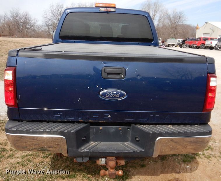 image for item MO9584 2011 Ford F250 Super Duty XLT  Crew Cab pickup truck