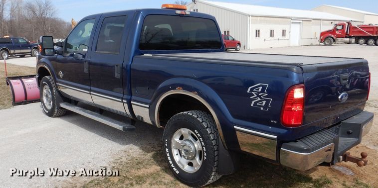 image for item MO9584 2011 Ford F250 Super Duty XLT  Crew Cab pickup truck