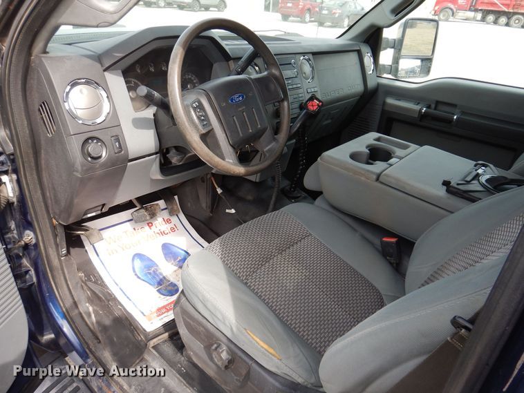 image for item MO9584 2011 Ford F250 Super Duty XLT  Crew Cab pickup truck