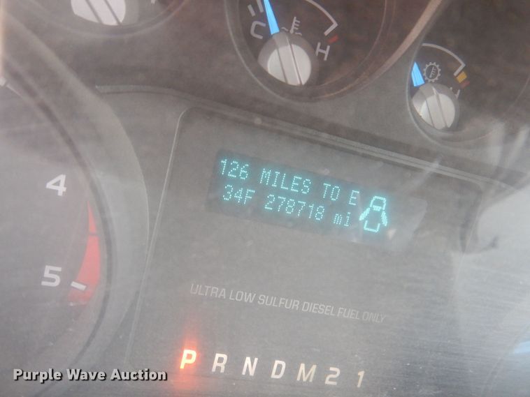 image for item MO9584 2011 Ford F250 Super Duty XLT  Crew Cab pickup truck