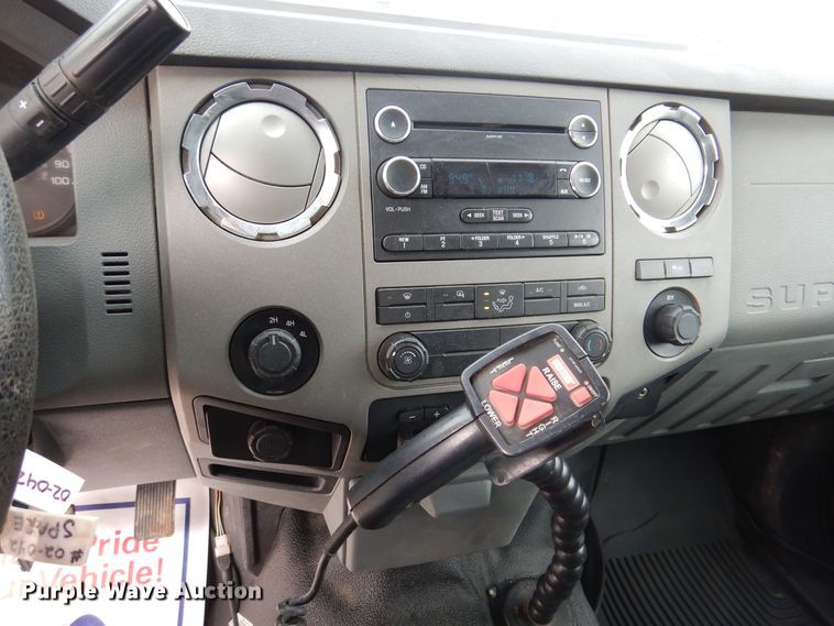 image for item MO9584 2011 Ford F250 Super Duty XLT  Crew Cab pickup truck