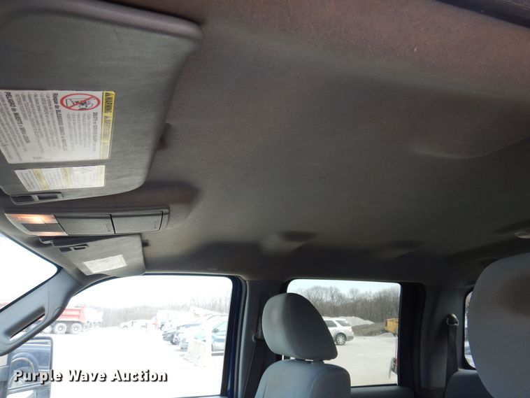 image for item MO9584 2011 Ford F250 Super Duty XLT  Crew Cab pickup truck