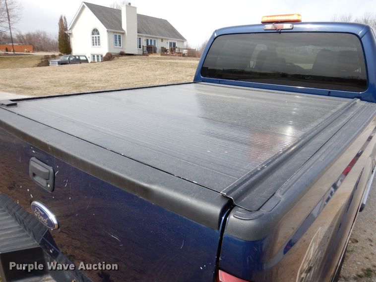 image for item MO9584 2011 Ford F250 Super Duty XLT  Crew Cab pickup truck