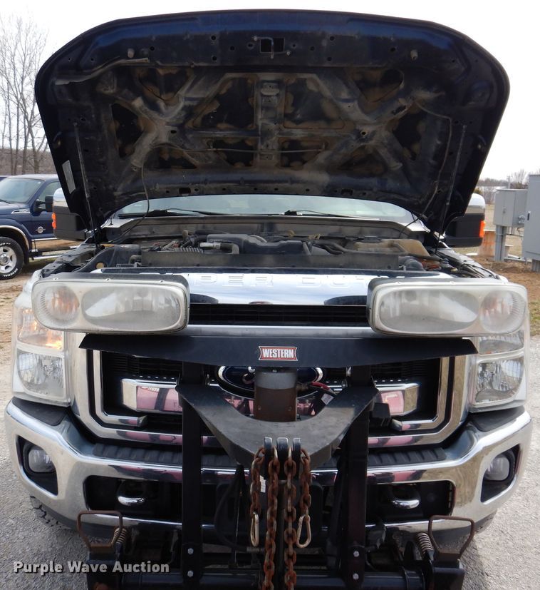 image for item MO9584 2011 Ford F250 Super Duty XLT  Crew Cab pickup truck