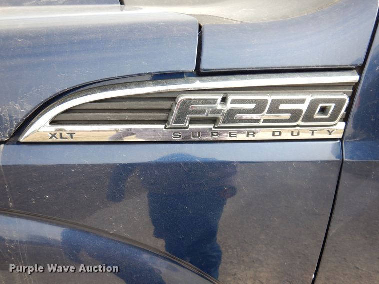 image for item MO9584 2011 Ford F250 Super Duty XLT  Crew Cab pickup truck