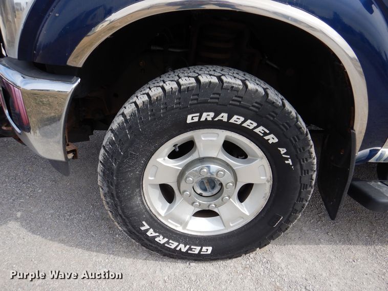 image for item MO9584 2011 Ford F250 Super Duty XLT  Crew Cab pickup truck