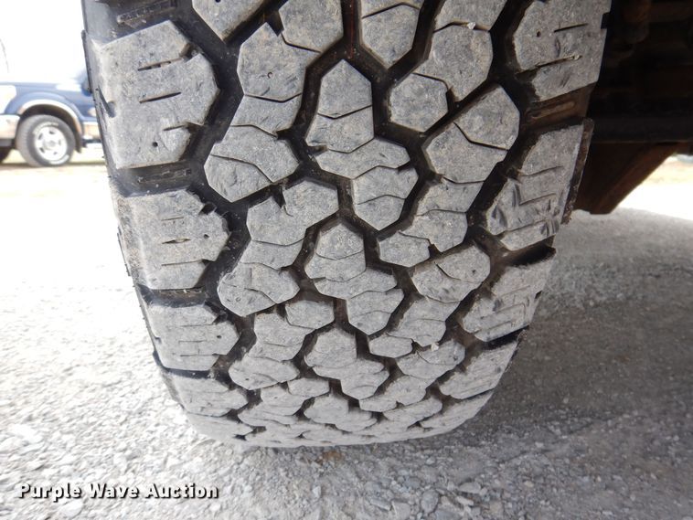 image for item MO9584 2011 Ford F250 Super Duty XLT  Crew Cab pickup truck