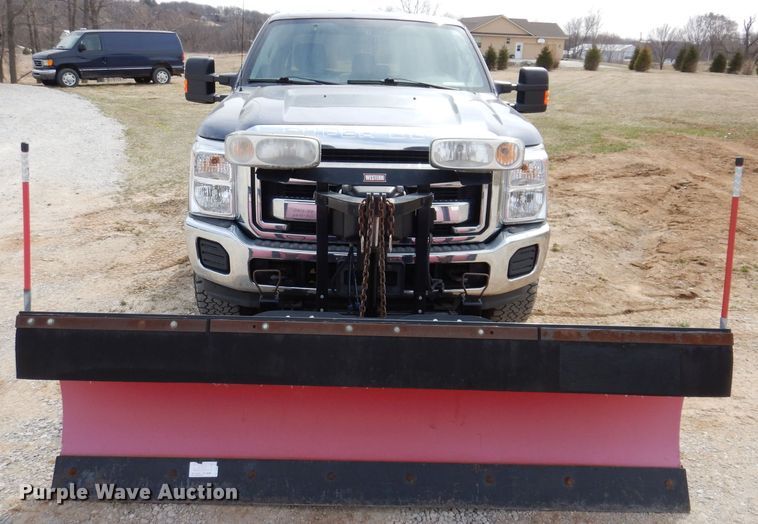 image for item MO9585 2012 Ford F250 Super Duty XLT  Crew Cab pickup truck