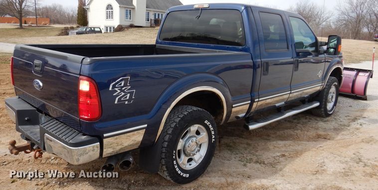 image for item MO9585 2012 Ford F250 Super Duty XLT  Crew Cab pickup truck